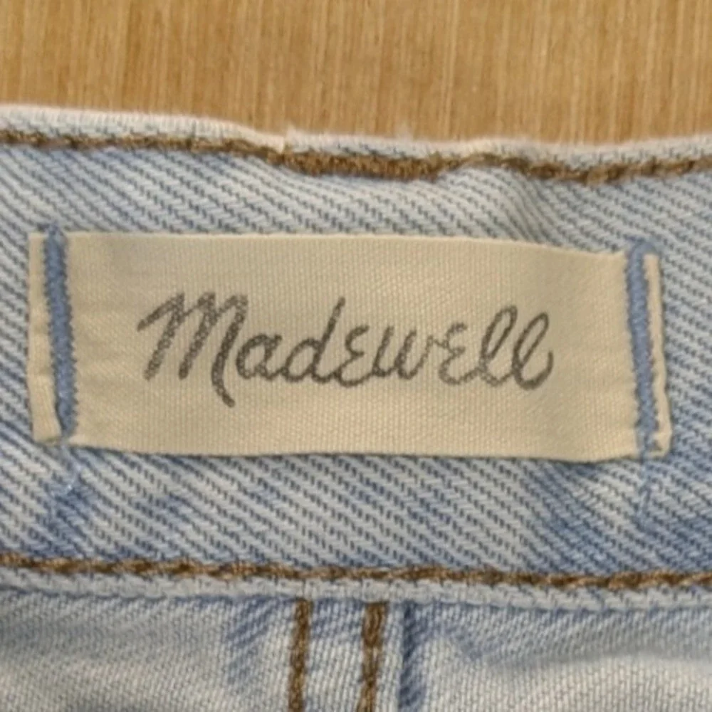 Madewell Relaxed Denim Hot Pants Shorts 32 Light Wash Button Fly Frayed Blue